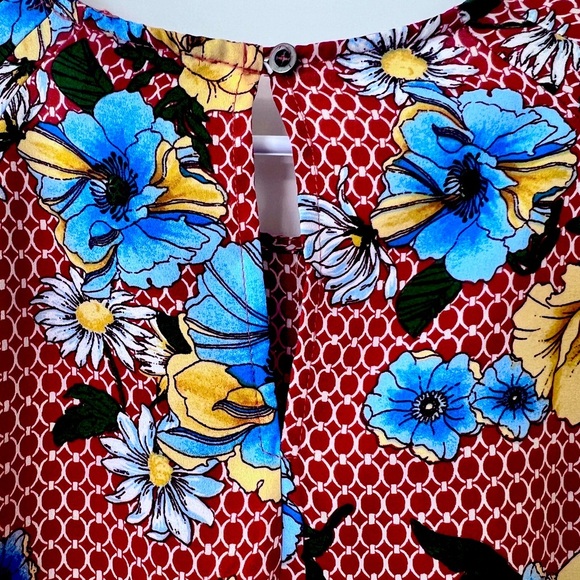 Forever 21 Contemporary Collection Floral Boxy Blouse - Picture 5 of 6